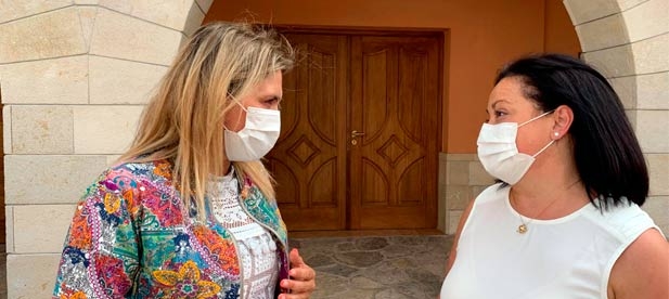 Rosa Guillermo Tortajada, alcaldesa de Matet, traslada a la presidenta del PPCS las limitaciones de un municipio “que tiene mucha vida pero pocos recursos económicos”