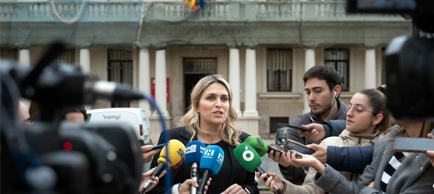 Marta Barrachina también solicita un encuentro con el ministro de Transportes, Óscar Puente, encaminado a lograr que se devuelvan las ayudas al transporte profesional.
