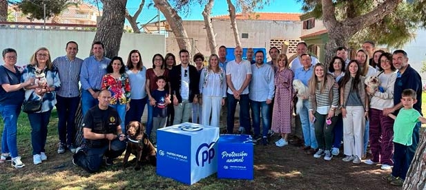 “Pondremos en marcha el primer Plan Integral para la Protección Animal con la creación de una aplicación digital propia y de un teléfono gratuito y directo para activar denuncias por casos de maltrato y abandono de animales”, explica Marta Barrachina