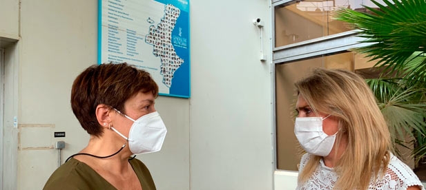 La presidenta provincial del PPCS se reúne con la alcaldesa de Segorbe, Carmen Climent, para reclamar la recuperación de servicios que el PSOE recorta y desmantela en detrimento de la salud de los vecinos de la comarca.