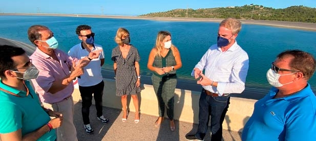 Marta Barrachina: “Vamos a ir de la mano con los regantes, que ven cómo el Gobierno del PSOE no atiende a los regantes de la zona sur de Castellón. Una vez más, la herencia envenenada de los socialistas la acabamos pagando los castellonenses”
