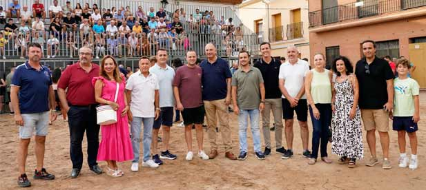 El presidente local del PP en Nules, José Adsuara, junto al presidente local del PP en Mascarell, Juan Navarro, toman parte en unas celebraciones que “nos engrandecen”.