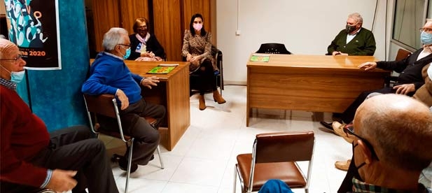 España lamenta que la alcaldesa Amparo Marco esté permitiendo que cuatro asociaciones de mayores estén compartiendo un mismo espacio, en un entresuelo de la calle Mayor.