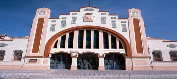 La decisión de habilitar un mercado dominical en Mascarell "generó la caída de puestos ambulantes los miércoles y debilitó nuestra red de pequeños comercios.