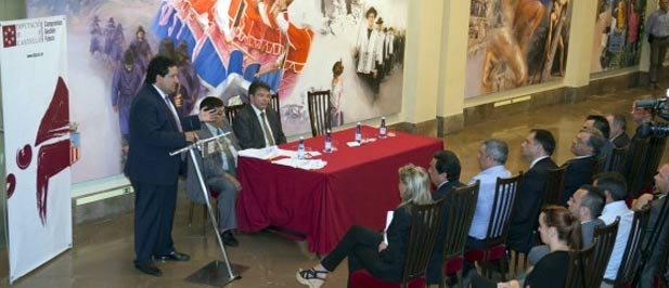 Moliner: "Mediante esta iniciativa, el a&ntilde;o pasado se consigui&oacute; repartir 4.000 raciones de alimentos entre m&aacute;s de 20.000 personas sin recursos de la provincia".