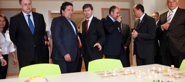 ha recordado que "el gobierno de Zapatero lanz&oacute; al traste este proyecto gestado en 2003, con el 100 % de la financiaci&oacute;n por parte del Ministerio de Trabajo, negando en diversas ocasiones las posibilidades de que este centro fuera una realidad"