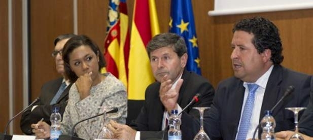 Moliner: "Las administraciones, por convicci&oacute;n y vocaci&oacute;n, estaremos trabajando al lado de empresarios e instituciones para dotar de m&aacute;s fuerza a ese producto conjunto llamada Castell&oacute;n&rdquo;
