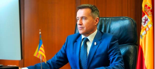 Monferrer: “La Biblioteca Municipal va a continuar ofreciendo un contenido diverso y plural, tal y como defiende la normativa vigente"