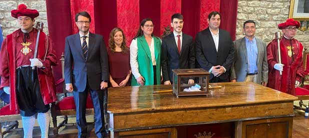 PP e Independents per Morella acuerdan la convocatoria de un pleno que plantea la reprobación y la petición de cese de los responsables políticos que avalaron contrataciones irregulares con la empresa del hermano de Ximo Puig