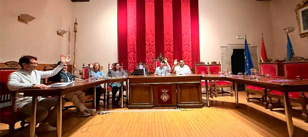 Las amenazas que el PSOE utiliza contra el alcalde y el equipo de gobierno “responden a la política del miedo que tantos años se impuso en Morella”. “Afortunadamente, hemos superado la mordaza para recuperar la libertad”