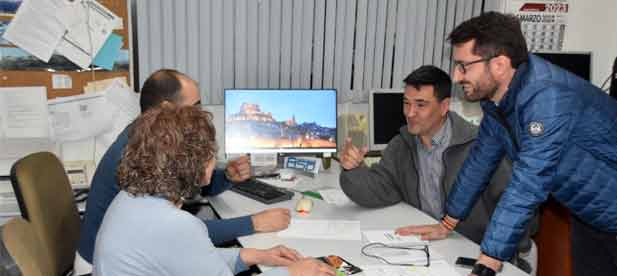 Lecha estima urgente &ldquo;defender a los vecinos&rdquo;. &ldquo;De no ser porque la Generalitat Valenciana ha reparado caminos y pistas forestales, y la Diputaci&oacute;n ha estado presente desde el minuto uno, Morella estar&iacute;a hoy destrozada. Esa es la &uacute;nica realidad&rdquo;, lamenta