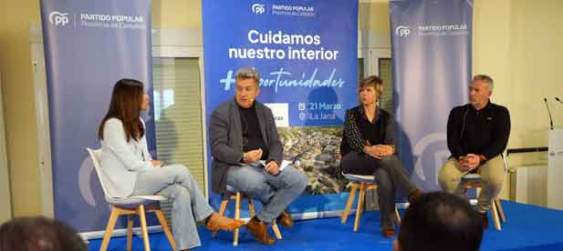 Mart&iacute;nez Mus resuelve en La Jana las dudas planteadas por los pueblos peque&ntilde;os. &ldquo;Con sentido com&uacute;n y razonamiento l&oacute;gico, la nueva ley pretende ser un camino f&aacute;cil tanto para la protecci&oacute;n como para el desarrollo. Un futuro con oportunidades&rdquo;, se&ntilde;ala