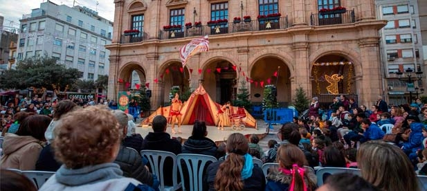 El Gran Dimitri, La Troupe Malabó, Alas Circo y Proyecto Kavauri logran el respaldo masivo del público familiar en su novena edición.