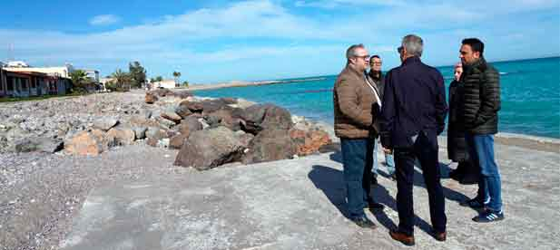 La iniciativa que el PP ha aprobado en la C&aacute;mara Alta exigiendo la preservaci&oacute;n de los poblados mar&iacute;timos recibe el voto en contra de los sanchistas y la ausencia de Comprom&iacute;s.