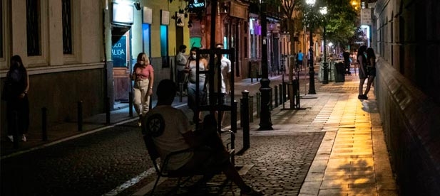 El sector sufre desde el pasado 14 de agosto el cierre de negocios sin que desde la Diputación se haya habilitado una acción específica que defienda a los empresarios