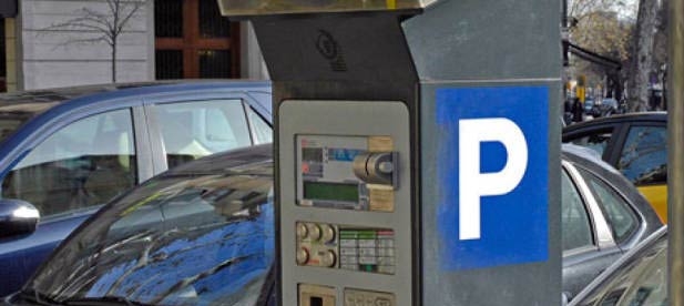 Redondo: "El adelanto del cierre del comercio debería haber estado acompañado de una adaptación del estacionamiento de la ‘ORA’ o ‘zona azul’ pero, una vez más, la falta de planificación de Amparo Marco la pagan los vecinos"