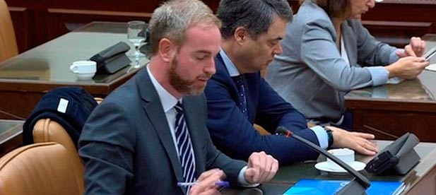 Clavell: "El Gobierno debe de dejar de atacar a la marca España, pagar las prestaciones e inyectar liquidez en las empresas"