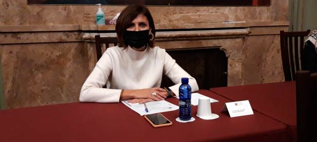 “La Diputación dispone de fondos suficientes, gracias a la herencia del PP, para financiar estos gastos que ahora asumimos pueblos con recursos muy limitados”, señala la portavoz adjunta del PP, Mª Ángeles Pallarés