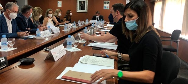 “Lejos de los triunfalismos de Puig, la realidad es que se siguen derivando pacientes oncológicos del Hospital Provincial de Castellón a Valencia debido a la falta de medios y de personal”, lamenta la diputada provincial