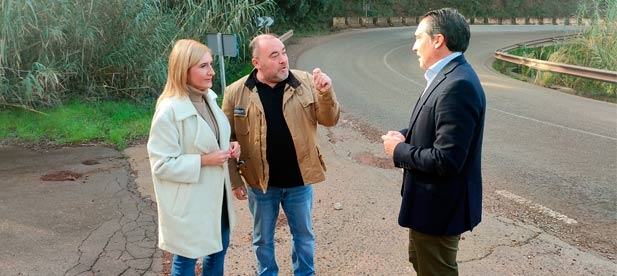 Acompañado por la senadora y portavoz provincial del PPCS, Salomé Pradas, y por el diputado autonómico del PPCV, Rubén Ibáñez, Pallarés considera 2023 como el año "del cambio". "Carlos Mazón es garantía de soluciones para Sant Joan"