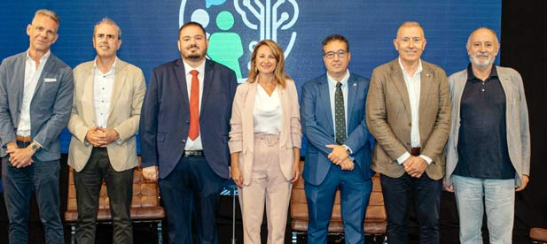 Carrasco: "Nuestro empeño desde que hemos llegado es reducir esos trámites que nos ayudan a interrelacionarnos con los ciudadanos, para ser más operativos y, sobre todo, para ser más eficientes, para no generar problemas a los castellonenses"