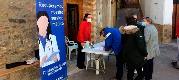 En Pavías, “teníamos médico dos horas a la semana y ahora solo viene una. Para un pueblo como el nuestro, con una población envejecida, que te reduzcan a la mitad la presencia del médico es letal”, afirma la alcaldesa de la población