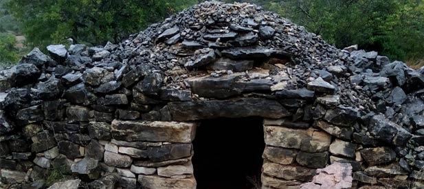 La localidad del Baix Maestrat cuenta con un vasto inventario de casetas realizadas con esta técnica que ha sido declarada Patrimonio Cultural Inmaterial de la Unesco