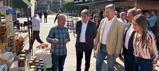 A la marca que se han sumado 6 nuevas incorporaciones, ya cuenta con 137 empresas vinculadas a productos como miel, vino, embutidos, frutos secos, frutas o aceite, y a servicios de turismo sostenible