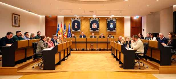 El consistorio por unanimidad insta al Gobierno de Espa&ntilde;a a declarar el municipio como zona afectada gravemente por el temporal &lsquo;Harry&rsquo;, cuyos da&ntilde;os ascienden a 600.000 euros.