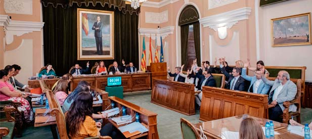La sesión plenaria de mayo aprueba las ordenanzas de precios para Bicicas y áreas de autocaravanas, además de impedir nuevas gasolineras en el casco urbano.