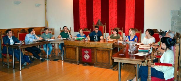 Jesús Lecha, portavoz del PP, considera que la opacidad que rezuma el portal municipal "es la mejor imagen de cómo gobierna el PSOE la localidad, como si fuera su empresa"