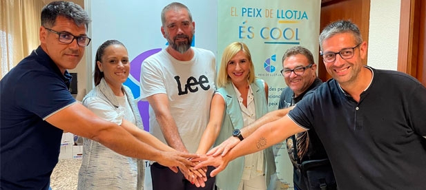 “Con este acuerdo manifestamos nuestro compromiso tanto con los pescadores del Grao como con el sector hostelero”, resalta Pradas