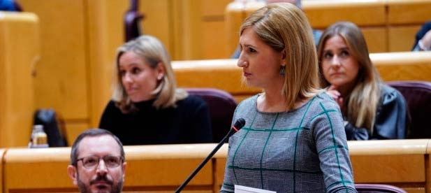Pradas: “Cuando el PSOE gobierna, nuestra provincia pierde el tren de las oportunidades. Desmantelan los Cercanías, bloquean el desdoblamiento de la autovía del interior y ahora retrasan cinco años este eje vital para el desarrollo”