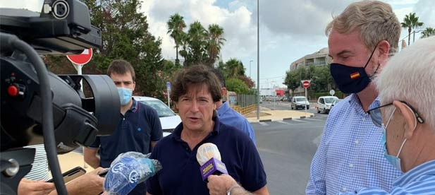Redorat lamenta que mientras en la calle hay gente que se ha quedado en paro, "el PSOE no tiene descaro en subirse el sueldo"