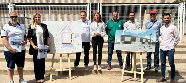 Carrasco: “Nos comprometemos a buscar unos terrenos municipales para crear unas instalaciones deportivas que sirvan tanto para el entrenamiento del primer equipo, como para las cientos de jóvenes aficionados de la gran cantera que tiene el CD Castellón”