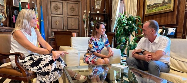 Ayuntamiento y CD Castellón han acordado constituir una mesa de trabajo que hable sobre el convenio de uso del estadio y sobre la reforma del Castalia