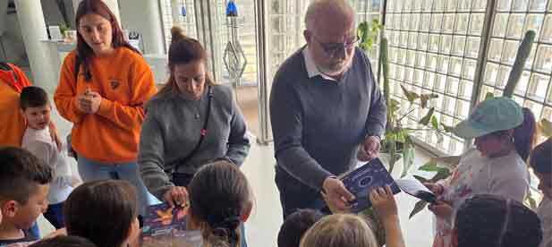 El kit se suma a 14 acciones del Ayuntamiento para preparar Castell&oacute;n como el mejor lugar para ver el eclipse, incluyendo el estreno nacional de &ldquo;3ECLIPSE&rdquo;