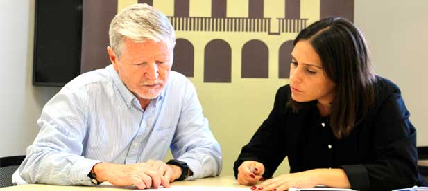 Giner destaca la colaboración con la Generalitat para construir 123 viviendas públicas en Censal.