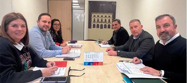 Sales mantiene que "este equipo de gobierno viene mostrado su predisposición al diálogo y al consenso, pero por el momento las posturas están muy alejadas".