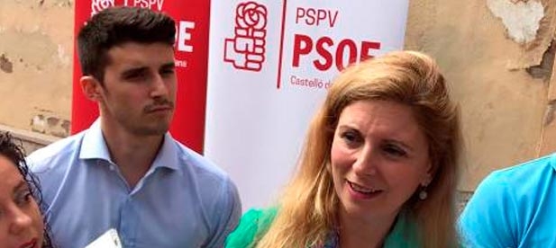 La otra polémica es la protagonizada por el concejal socialista Jorge Ribes, su novia y sus 'allegados' de juventudes socialistas, todos beneficiarios de tarjetas gratuitas para el transporte público, promovidas desde la concejalía de Ribes.