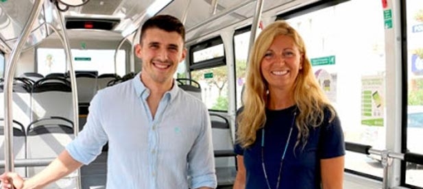 Ahora también se ha visto que al inscribirse el socialista Jorge Ribes en la campaña de promoción, éste alteró el orden de sus apellidos con la finalidad de que no se supiera para quien era.