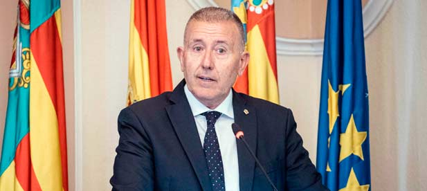 Sales: "Si el PSOE quiere ayudar, lo que puede hacer es pedirle al Gobierno de España que nos deje enviar dinero, y si no, al menos, que nos deje trabajar"