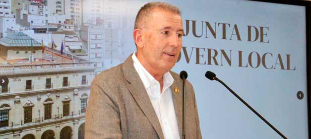 Sales: “Hemos encontrado la fórmula legal para cumplir nuestro compromiso y ayudar a los municipios en la compra de vehículos policiales”