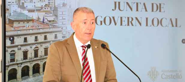 El &oacute;rgano municipal aprueba mobiliario para la Biblioteca 5.0 y acuerdos en comercio y salud juvenil