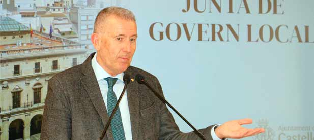 Por otro lado, el órgano municipal aprueba el expediente para contratar el servicio de atención psicológica a mujeres víctimas de la violencia de género que contará con un presupuesto total máximo de 80.000 euros