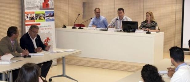 Sales: &ldquo;El objetivo es promover las nuevas ideas emprendedoras entre la juventud y crear redes de trabajo entre estos j&oacute;venes&rdquo;