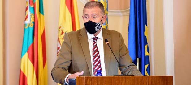 Sales: "Marco anuncia a bombo y platillo una remodelación que afecta a un entorno protegido, que ya suma dos instituciones en contra. Debe aclarar si va seguir adelante o no"