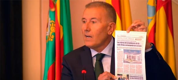 El representante del Grupo Municipal Popular les afea que “en plena crisis económica y social, no supieron agotar toda la partida y no lo hicieron una, sino dos veces. Esto se llama negligencia con reincidencia”