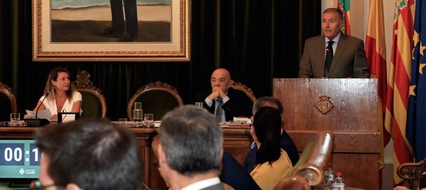 El representante del Grupo Municipal Popular solicita al conjunto de los grupos políticos “dejar que sean los filólogos y los lingüistas de todas las sensibilidades a través de la AVL, la que determina el modelo lingüista a seguir"