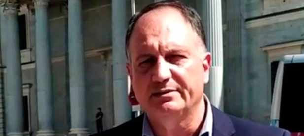 Aguilella explica que la propuesta que se debate hoy en el Congreso plantea la rebaja al 4% del IVA a las carnes y pescados y la supresión del impuesto a los productos básicos. “Mientras el PP trata de ayudar, el PSOE se empeña en castigar”